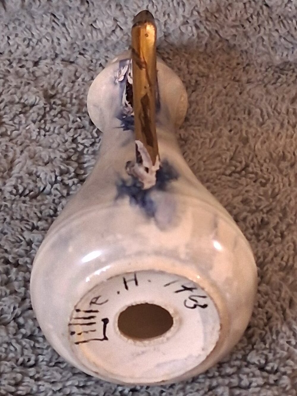 Vintage 1960s Studio Pottery Shaker Signed Lillie H 1963 Luster Gold Trim - Picture 6 of 7